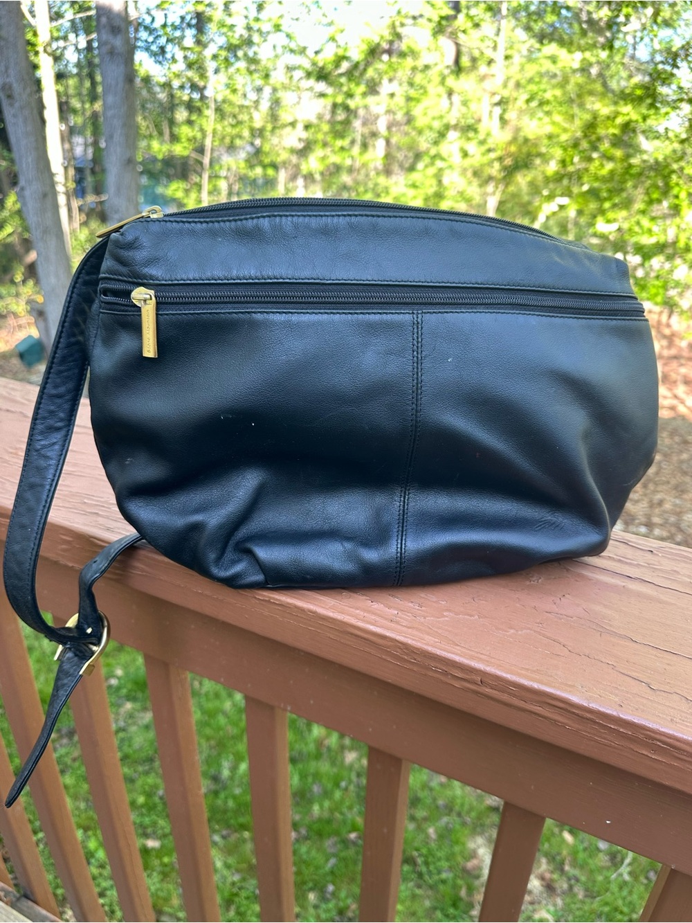 Stone Mountain black leather shoulder bag